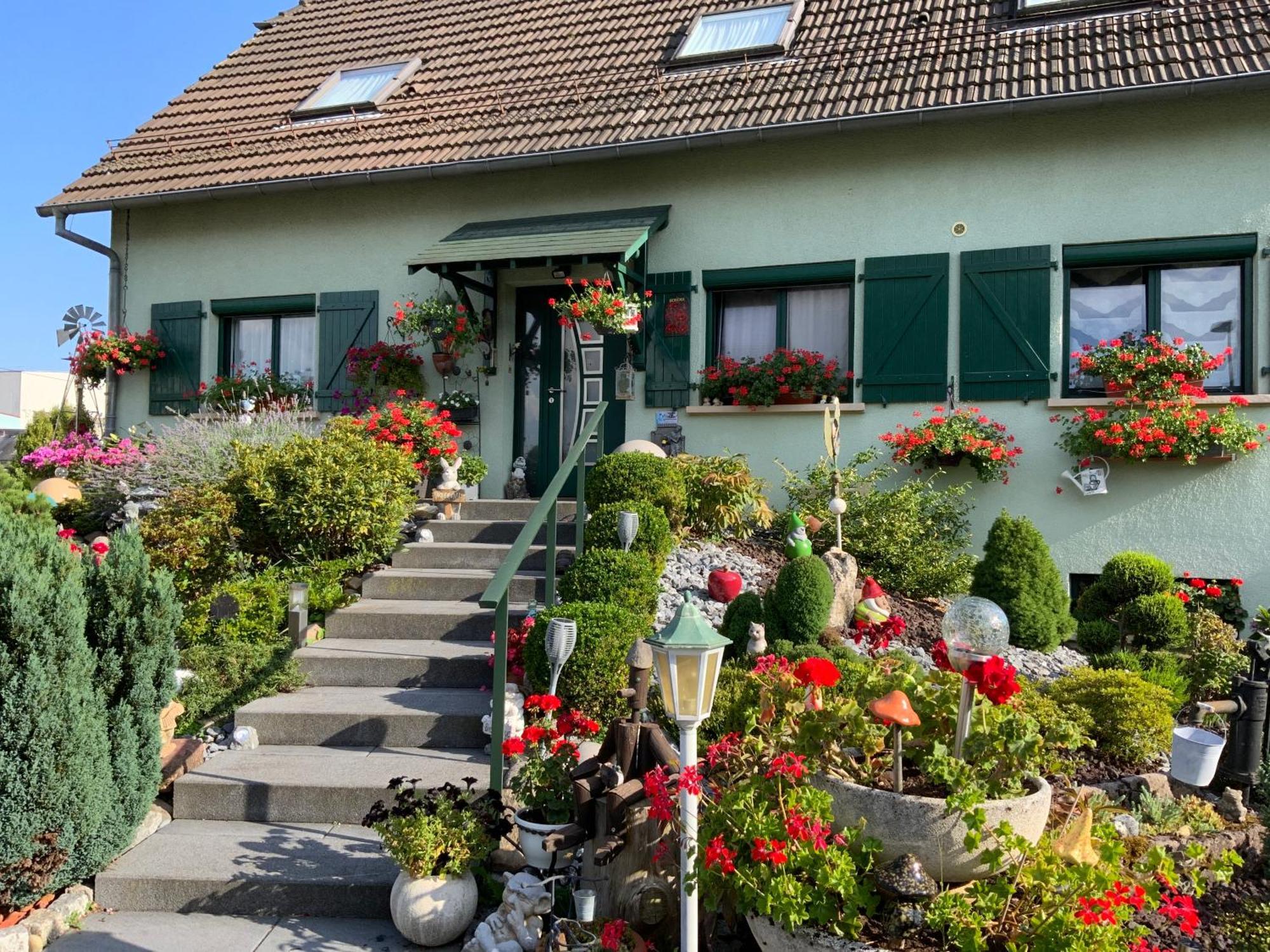 Le Nid Fleuri De Cravanche Esterno foto